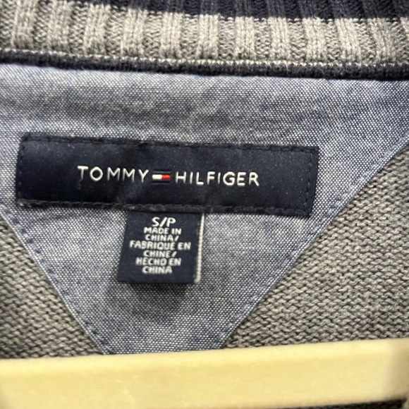 Tommy Hilfiger 1/4 zip sweater - Picture 3 of 3